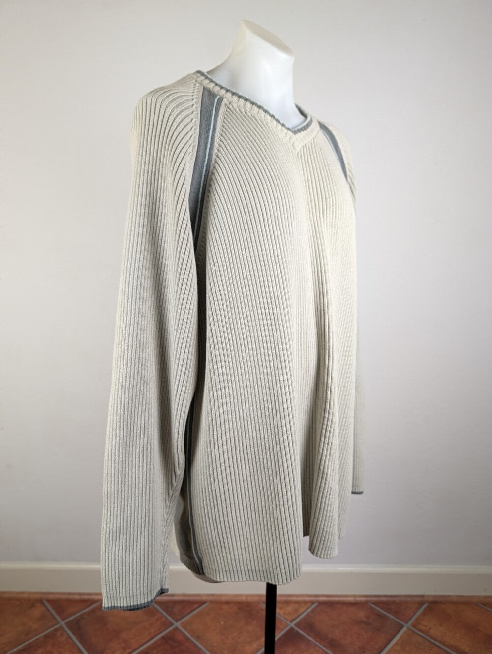 Tommy Hilfiger Red Label Y2K Ribbed Sweater with Gray Trim - Picture 5 of 10